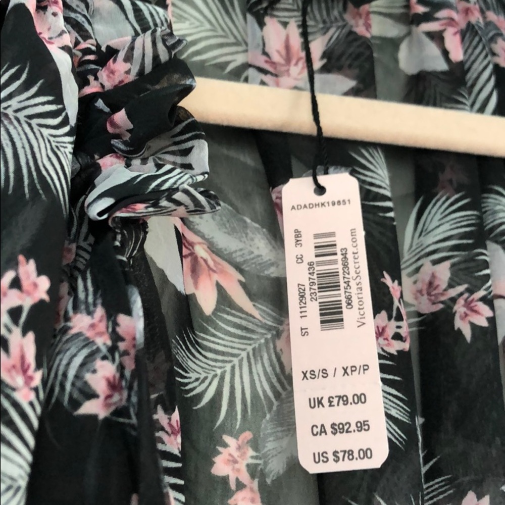 VS BLACK SHEER RUFFLED FLOWER FLOWING KIMONO - Picture 3 of 8